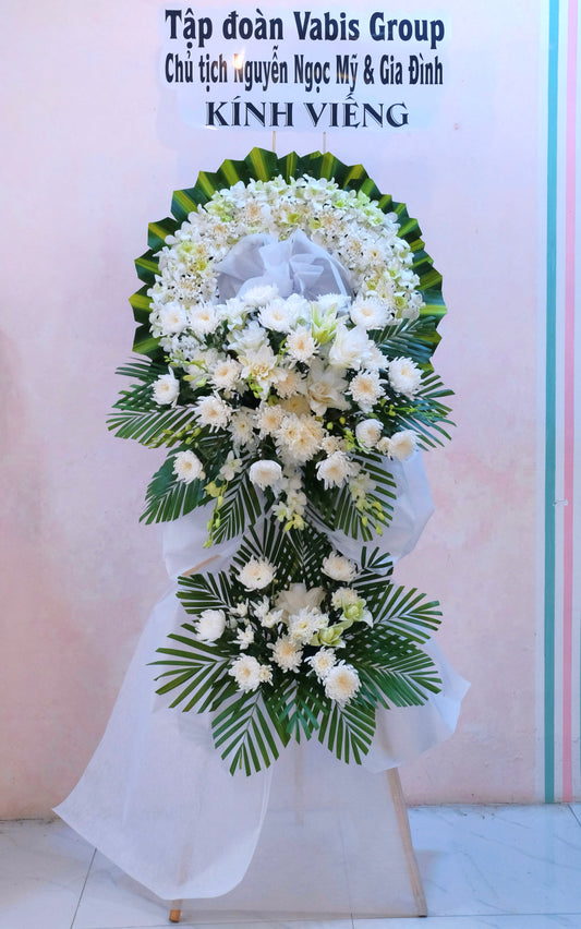 Kệ Hoa Chia Buồn 57 - Hoa Tươi Sóc Trăng