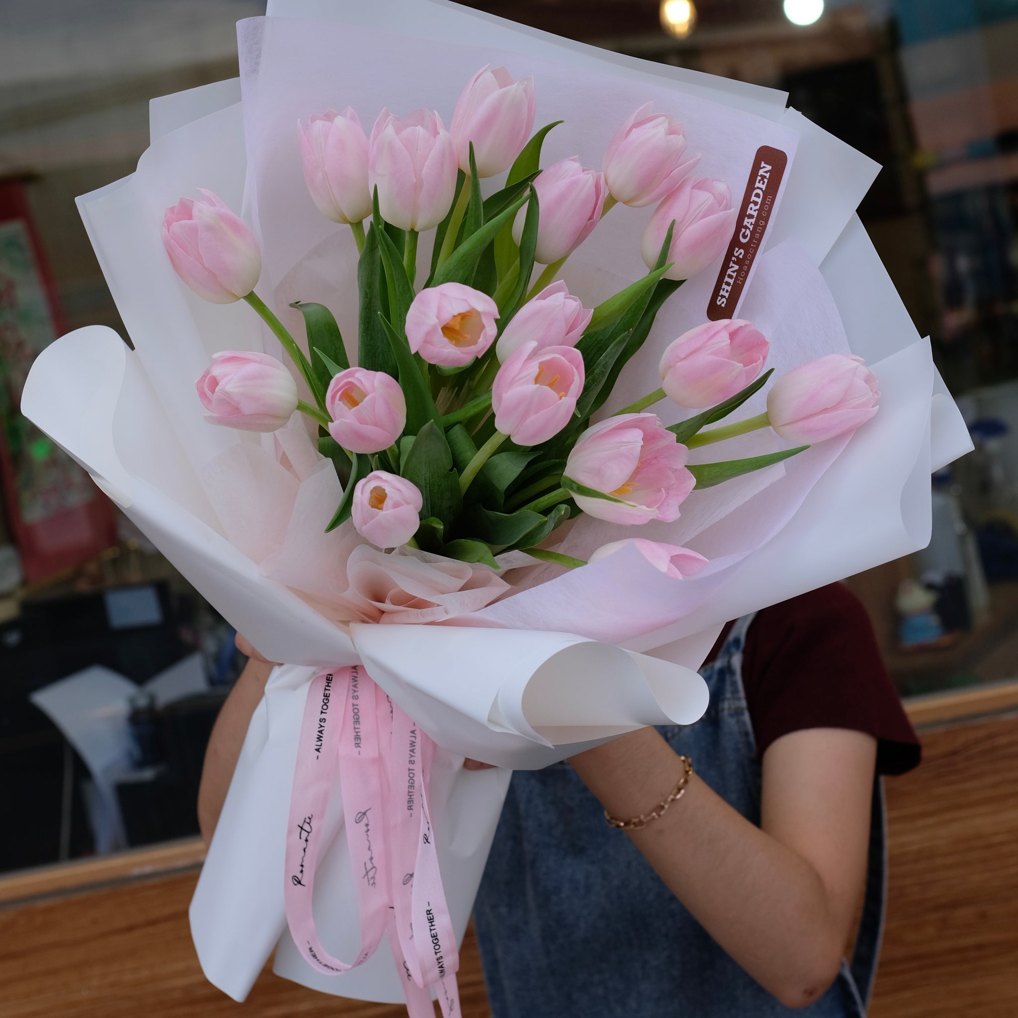 Bó Hoa Tulip Hồng - Hoa Tươi Sóc Trăng