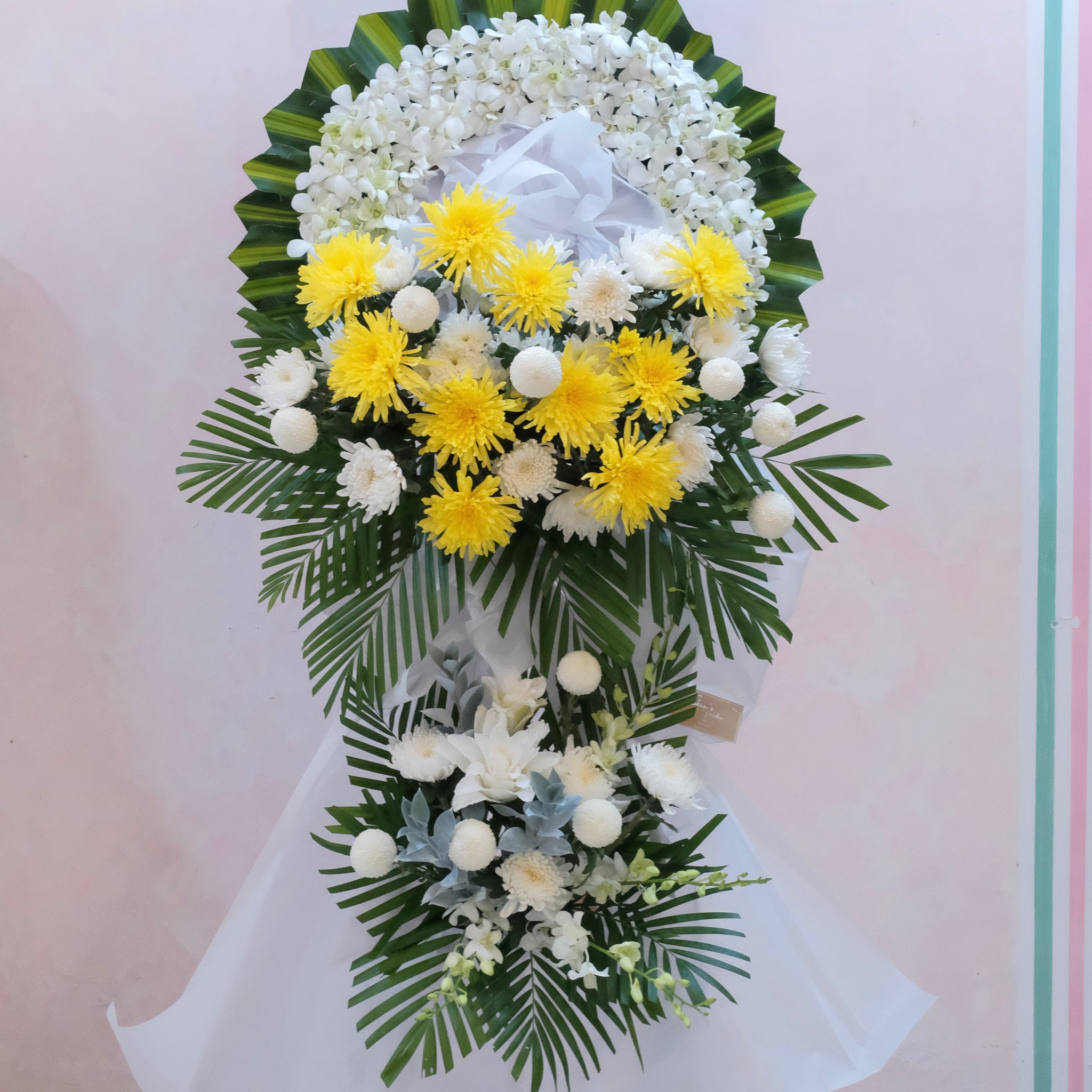 Kệ Hoa Chia Buồn 56 - Hoa Tươi Sóc Trăng