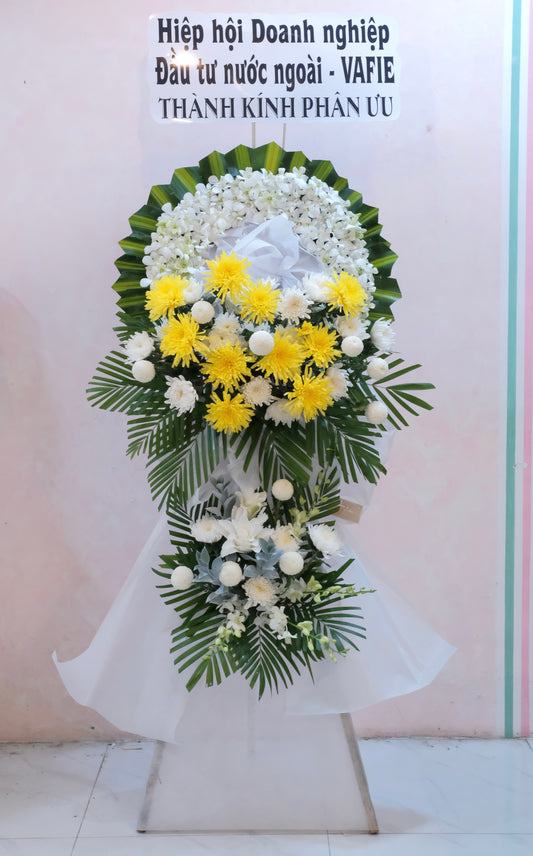 Kệ Hoa Chia Buồn 56 - Hoa Tươi Sóc Trăng