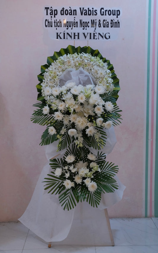 Kệ Hoa Chia Buồn 57 - Hoa Tươi Sóc Trăng