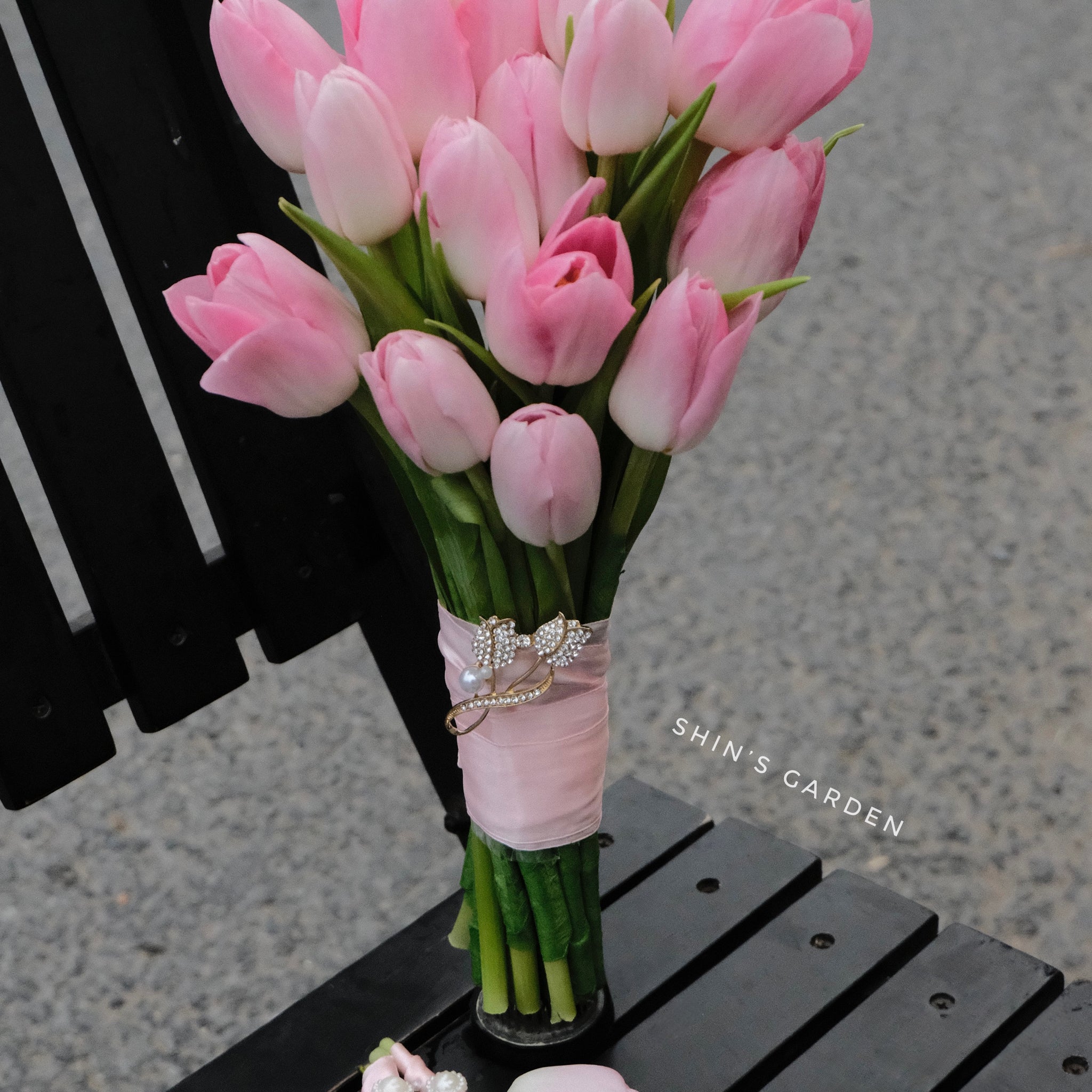 Bó Hoa Cưới Tulip Hồng - Hoa Tươi Sóc Trăng